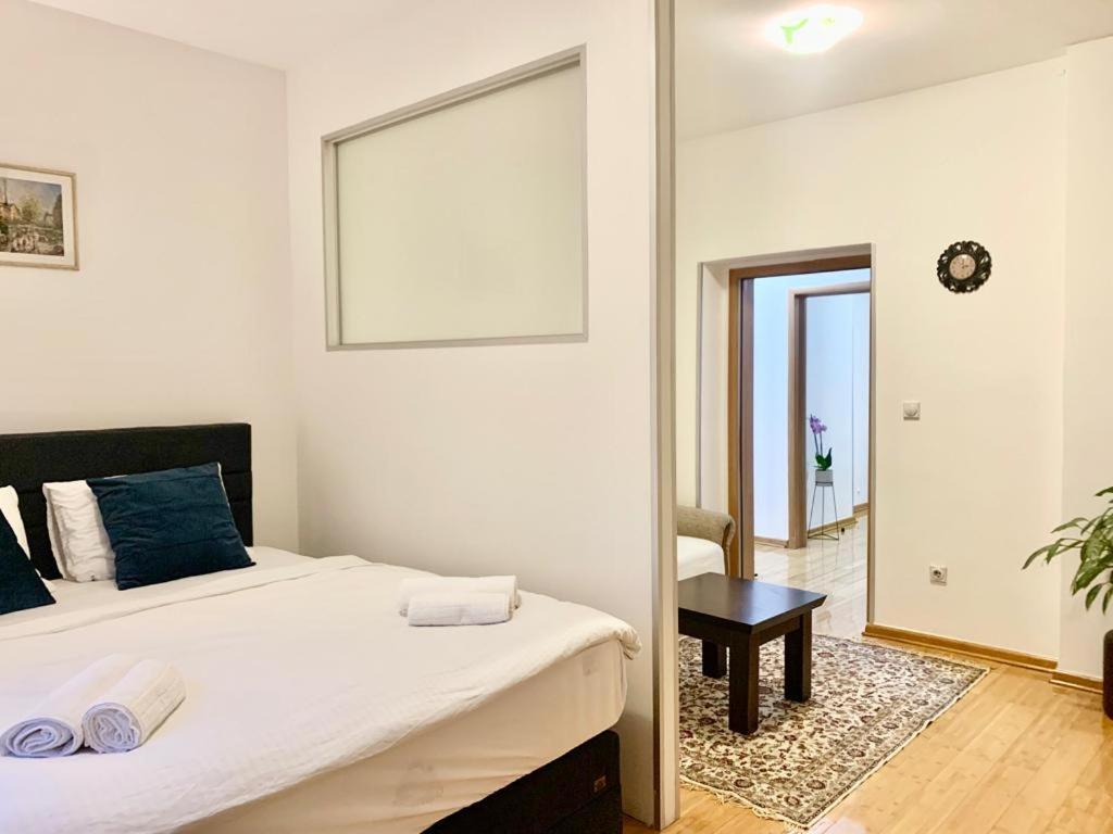 City Center Crown Apartment 贝尔格莱德 外观 照片